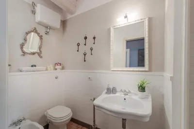 Casa Monique, A Smart Designed Sweet Air Conditioned Apartment Inside the Walls of Lucca – Photos 3
