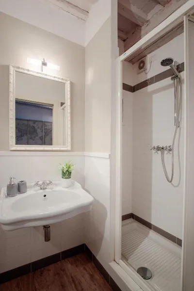Casa Monique, A Smart Designed Sweet Air Conditioned Apartment Inside the Walls of Lucca – Photos 7