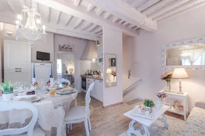 Casa Monique, A Smart Designed Sweet Air Conditioned Apartment Inside the Walls of Lucca – Photos 8
